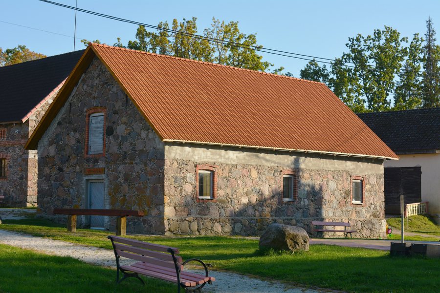 File:Pikajärve mõisa tall *.jpg