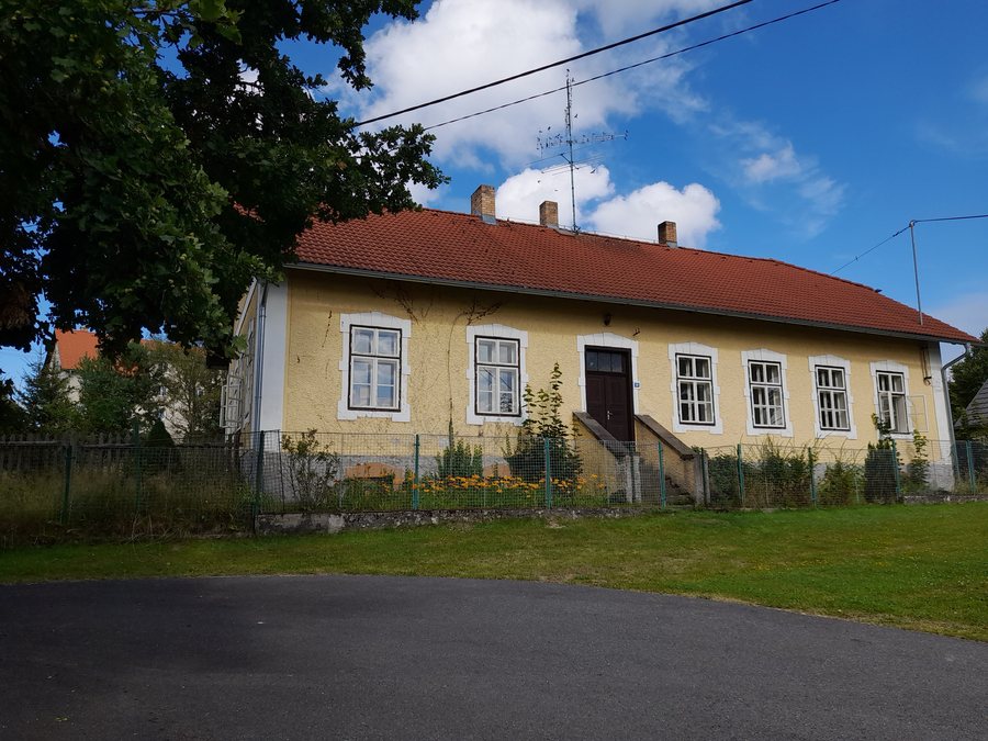 File:Arnoštov 02.jpg