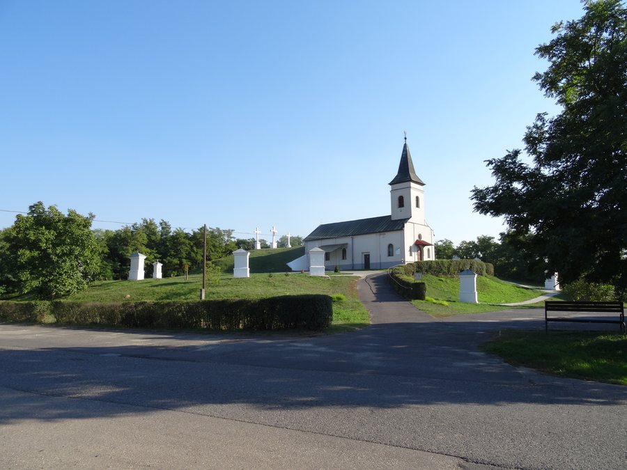 File:Pfarrkirche von Rakamaz.JPG
