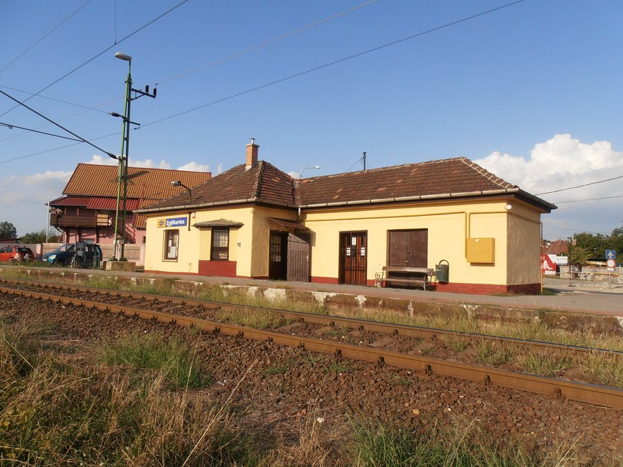 File:Erdőkertes megállóhely.jpg