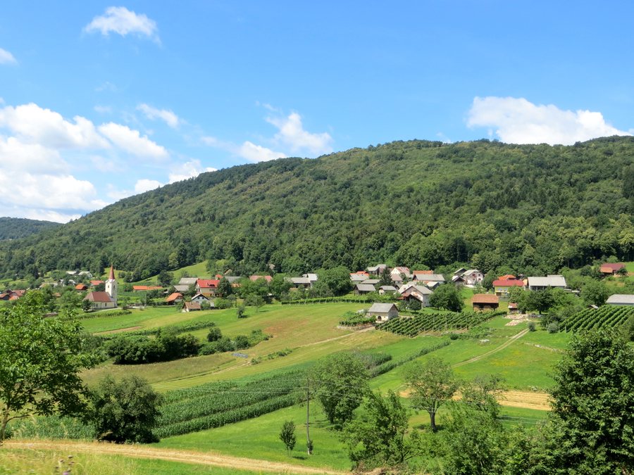 File:Kal Semic Slovenia 1.jpg