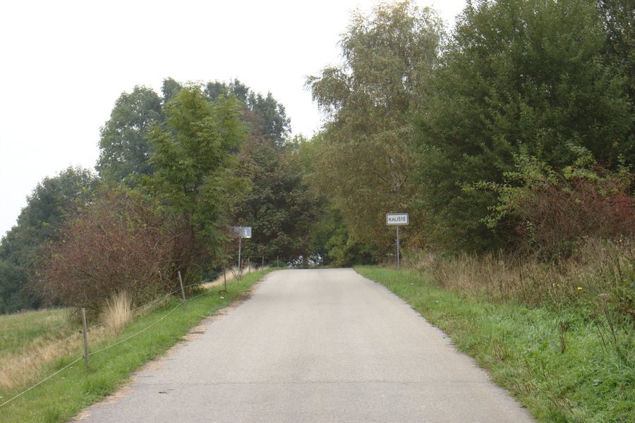 File:Kaliště, hranice vsi.jpg