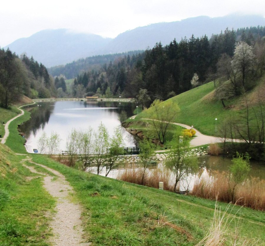 File:Osredek pri Zrečah Slovenia - Lake Zreče.JPG