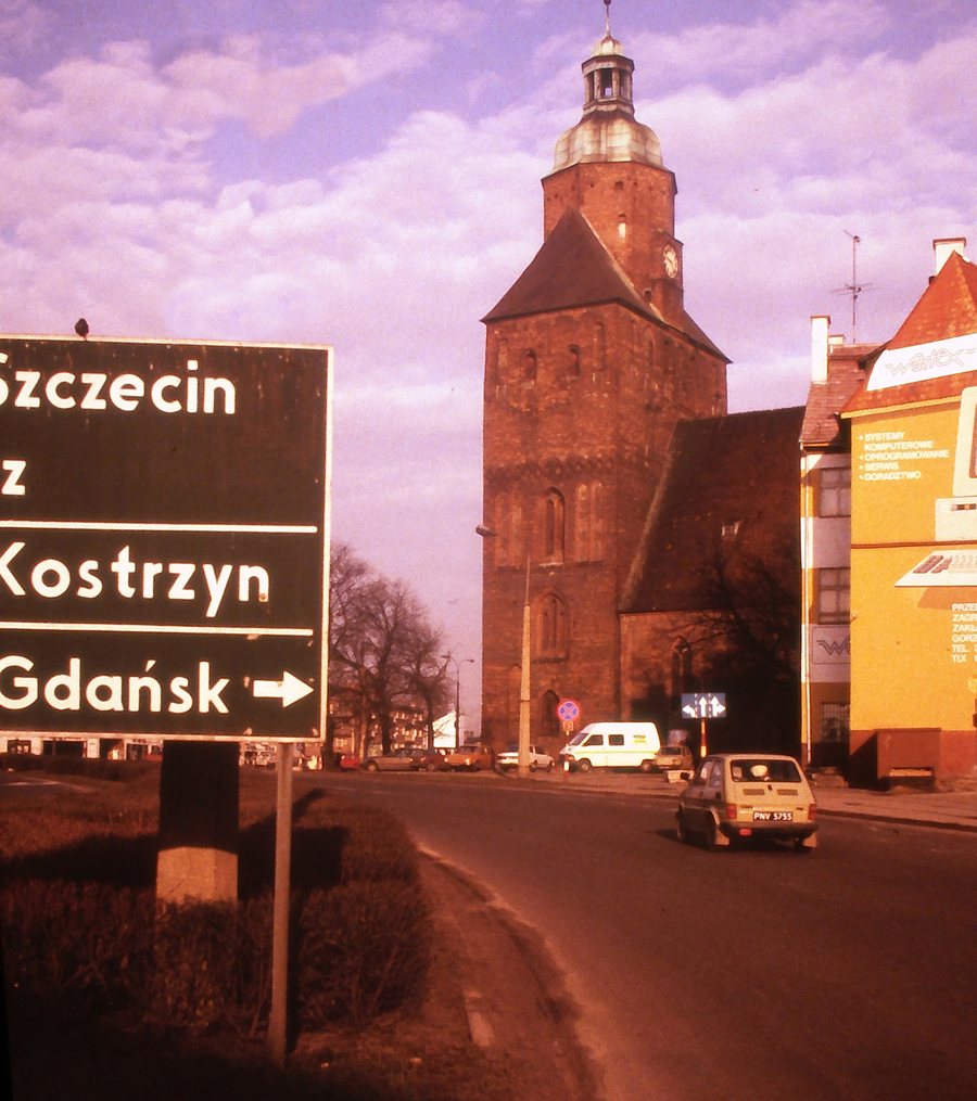 File:Gorzów Wielkopolski katedra en1991.jpg