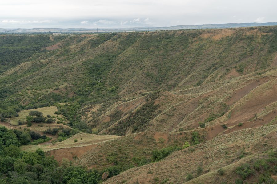 File:2024-06-29 Mountains of Kvemo Kartli 2.jpg