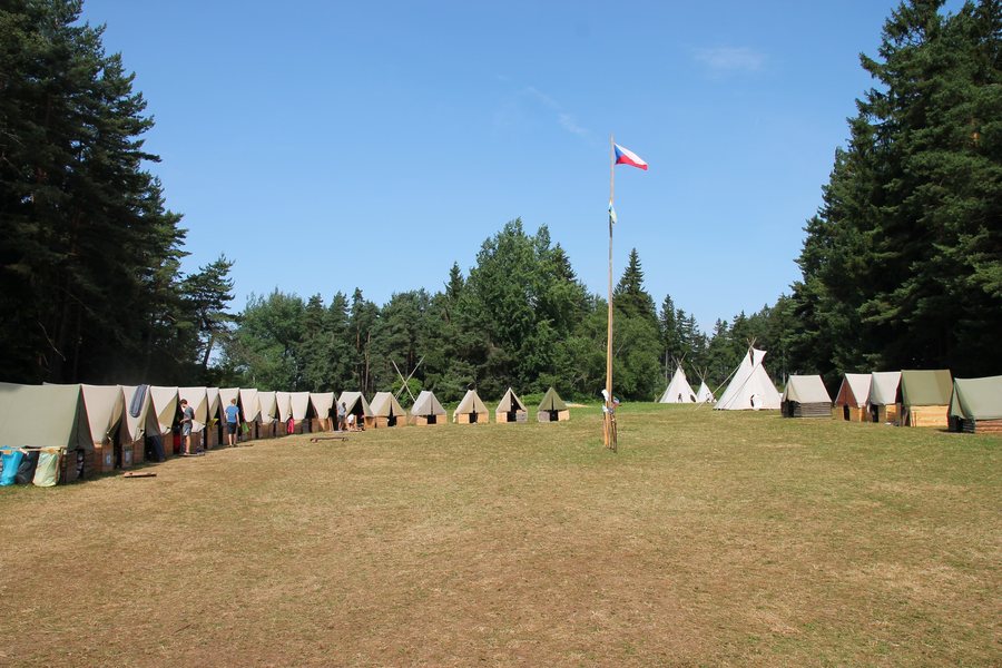 File:Skautský tábor Svatá Maří pohled.jpg