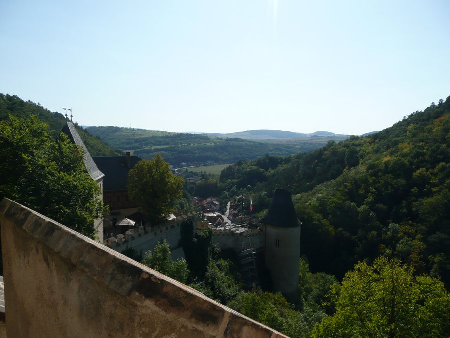 File:Hrad Karlštejn (Karlstein Castle), Central Bohemia, Czechia.jpg