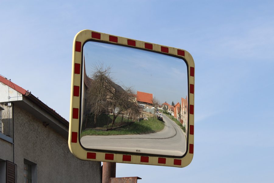 File:008 Chyňava ulice K Lukám a Průhon.jpg