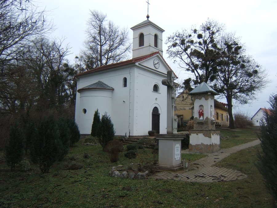 File:Alsóbogát, kápolna.JPG