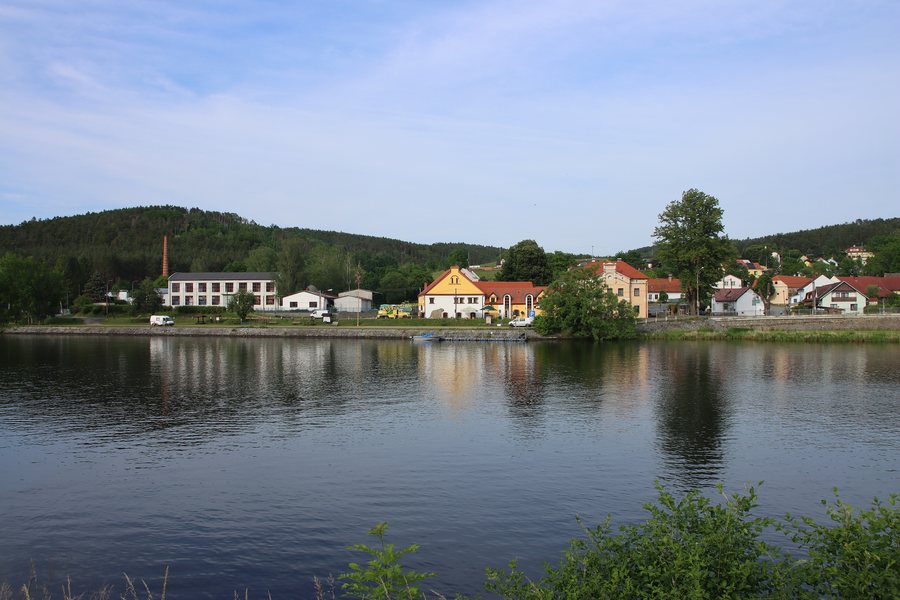 File:Kamýk nad Vltavou, 2022 (01).jpg