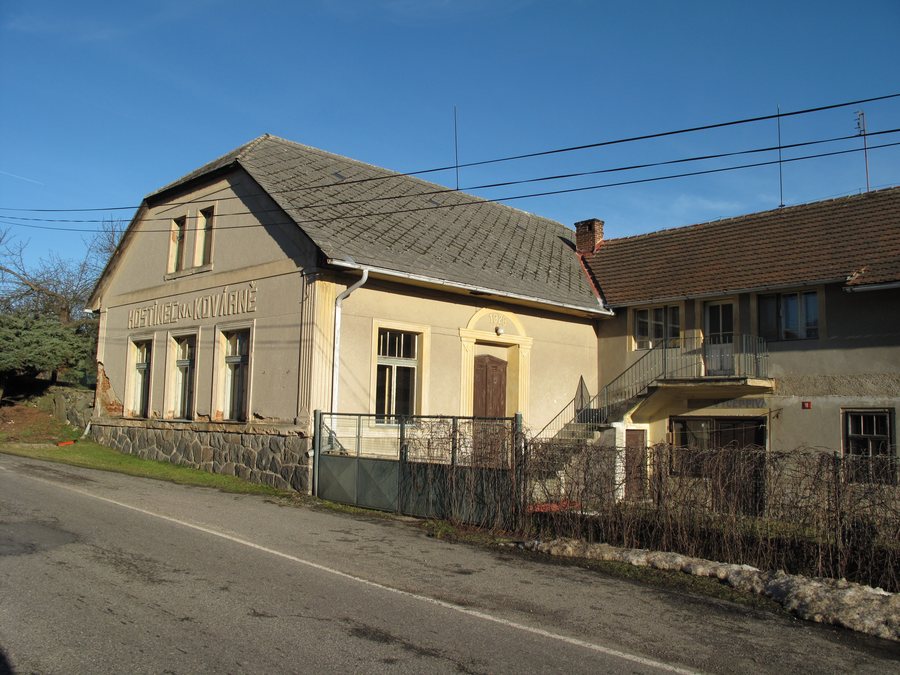 File:Korkyně, bývalá hospoda.JPG