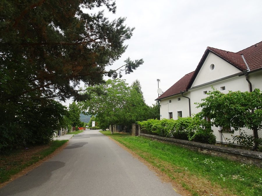 File:Lety (PZ), Dobřichovická.jpg