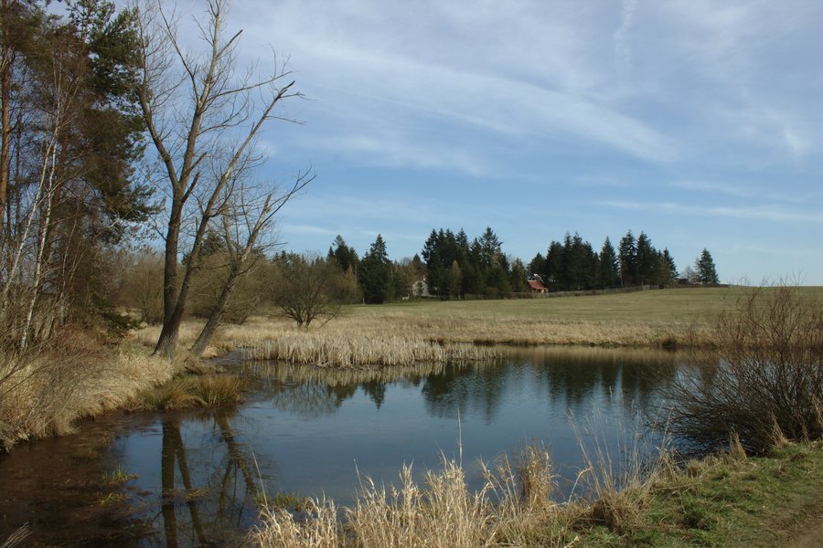 File:Malá Hraštice, Pod Jezberou, jezero.jpg