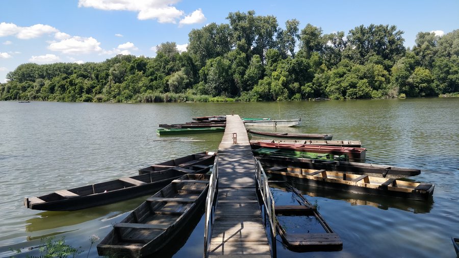 File:Martelyi Holt-Tisza molo.jpg