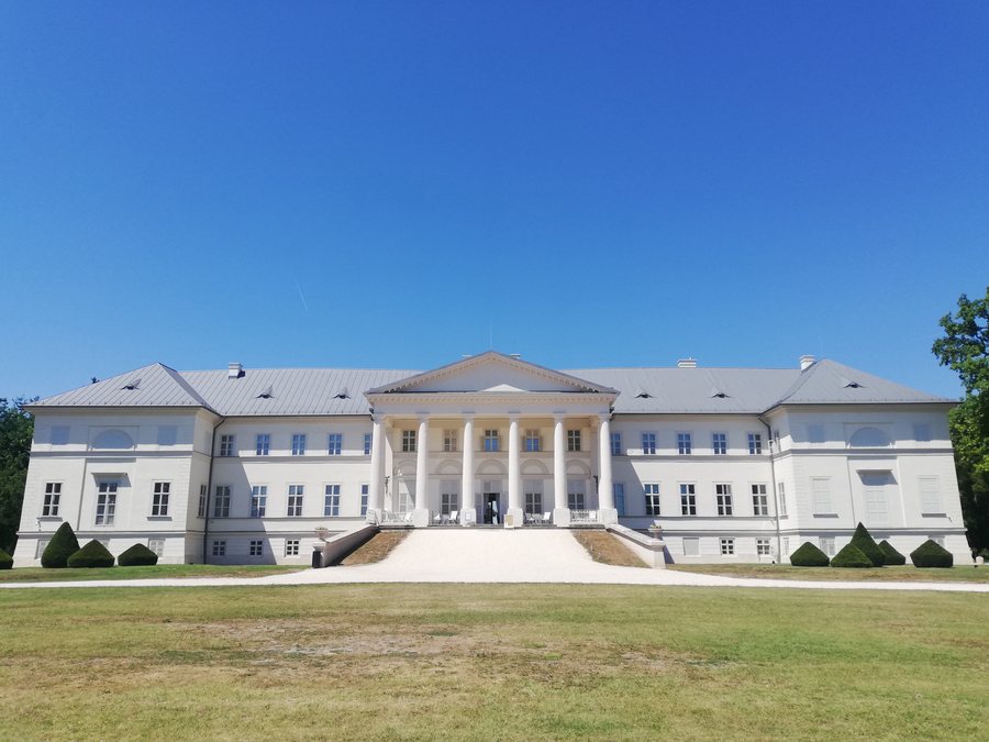 File:Dég, Festetics Mansion.jpg
