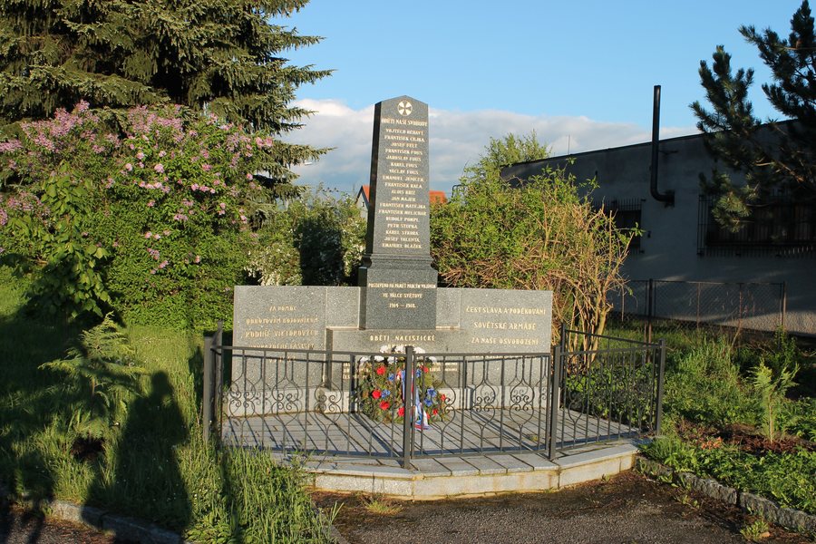 File:Věšín (2013) 01.jpg