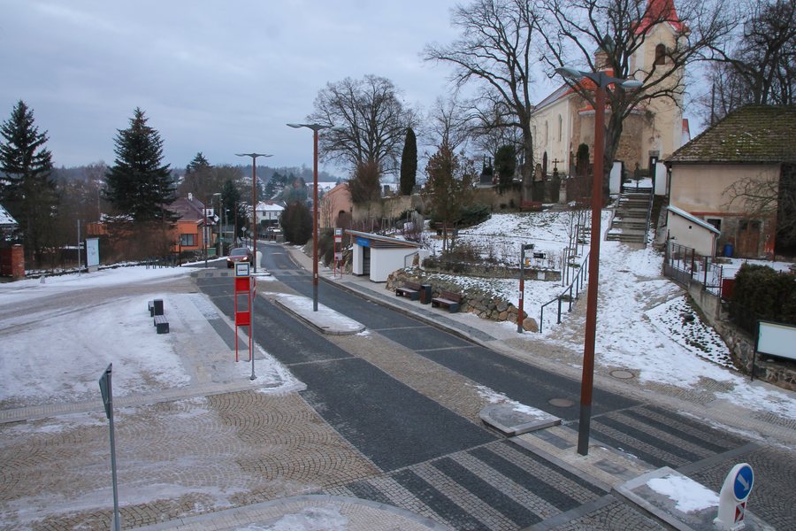 File:Kostelec u Křížků (2016).jpg