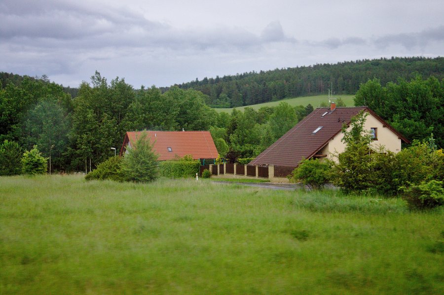 File:Trhové Dušníky, domy.jpg