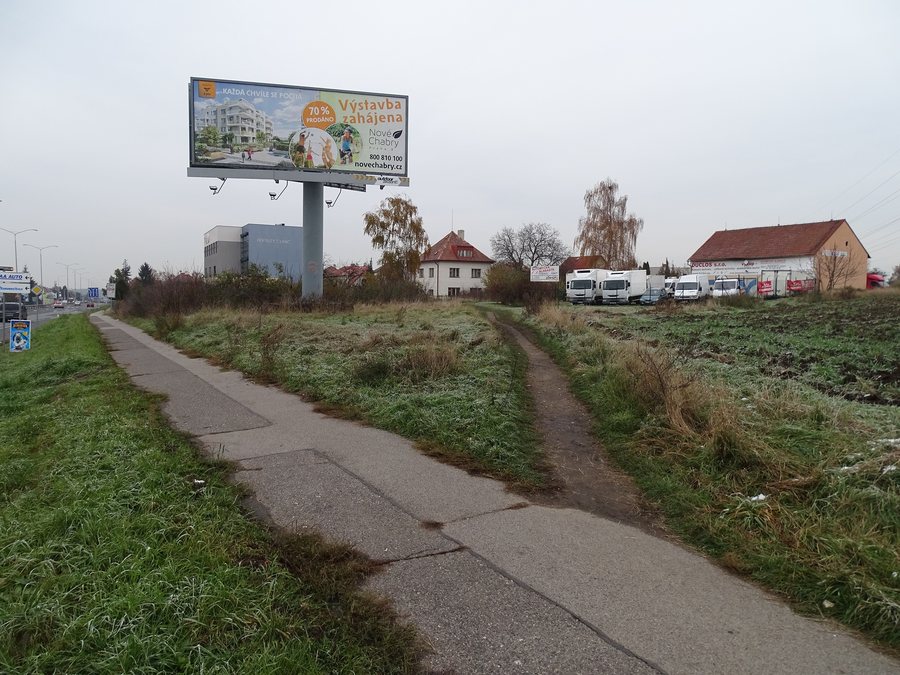 File:Dolní Chabry, U Větrolamu, od Ústecké.jpg