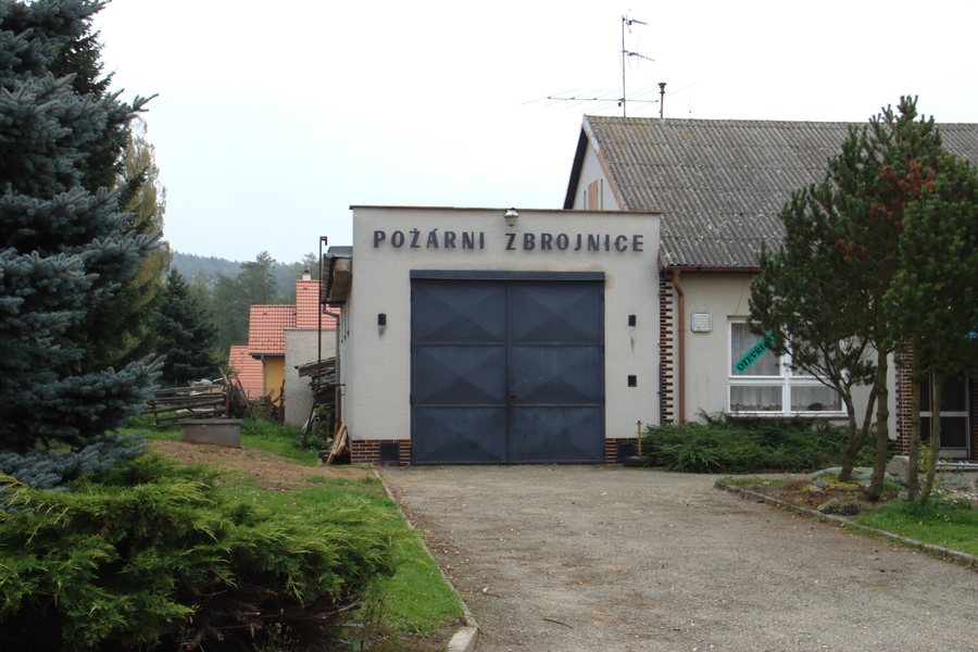 File:Pičín, hasičská zbrojnice.jpg