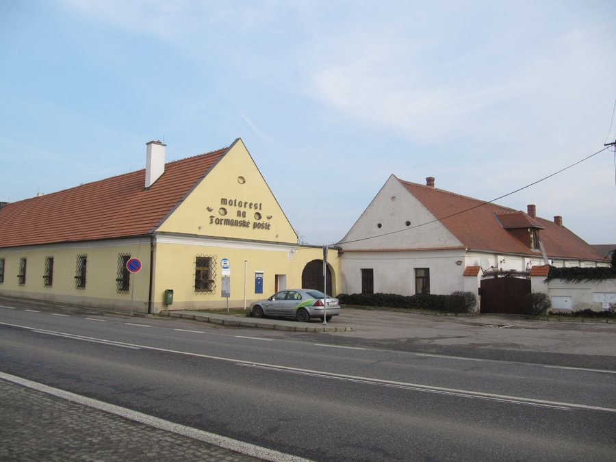 File:Grešlové Mýto, motorest.jpg