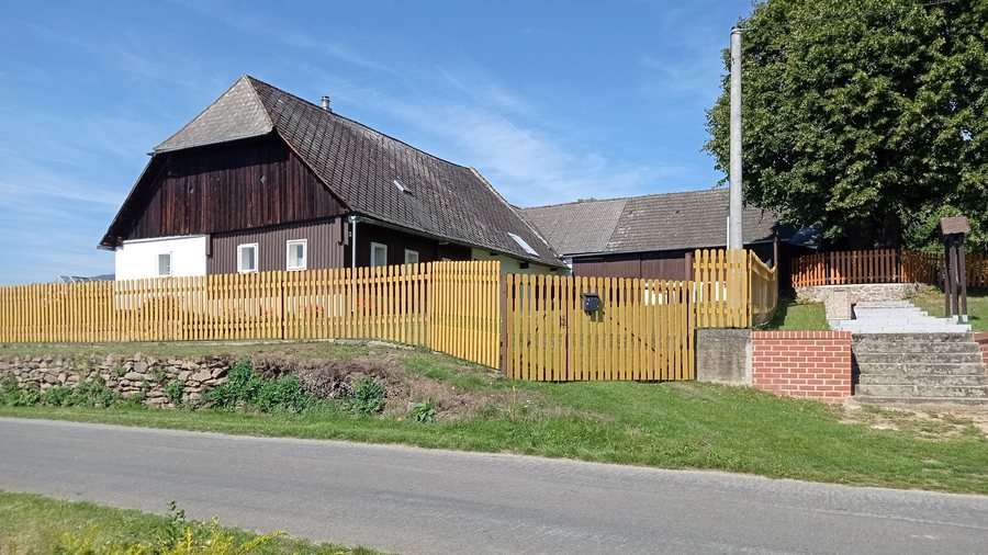 File:Kratušín, Chlistov, house No2 (01).jpg