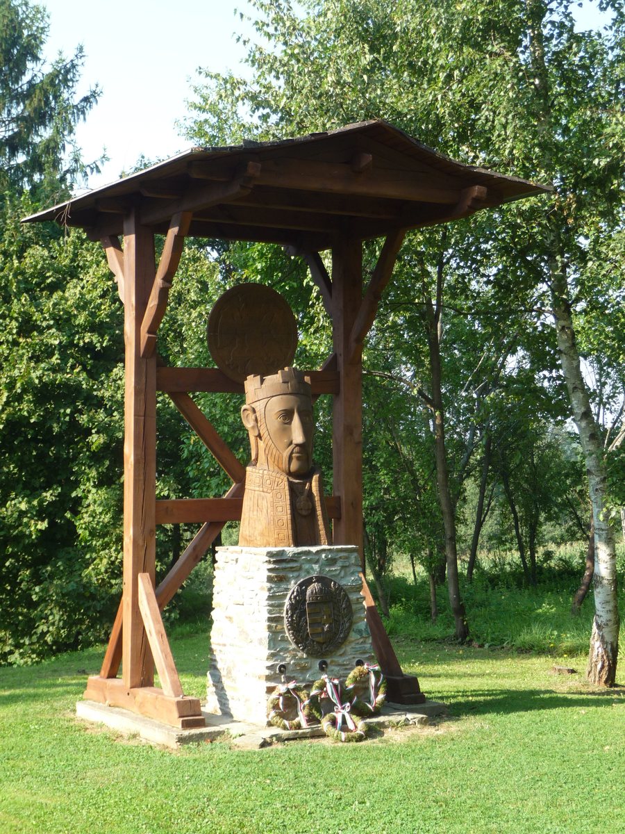 File:Szent István-mellszobor (Gömbös László, 1995), Őriszentpéter.jpg