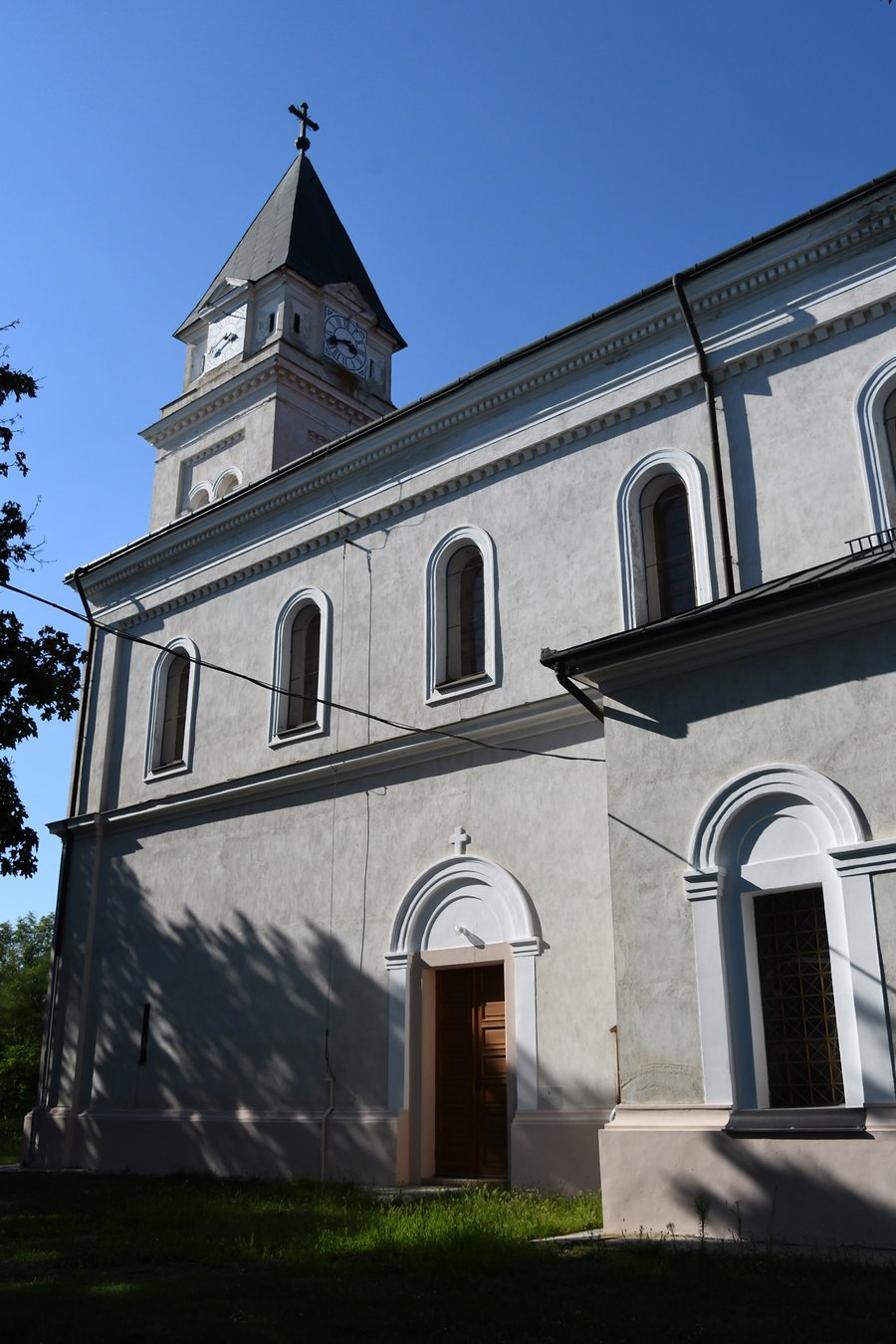 File:Szakadát, római katolikus templom 2021 02.jpg