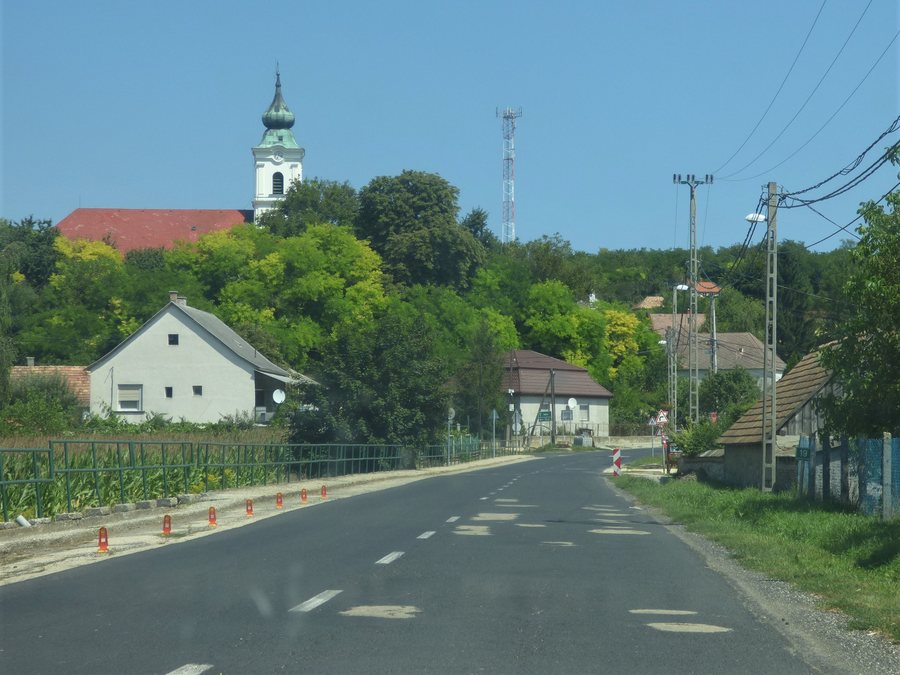 Bakonycsernye westward view from road 8216