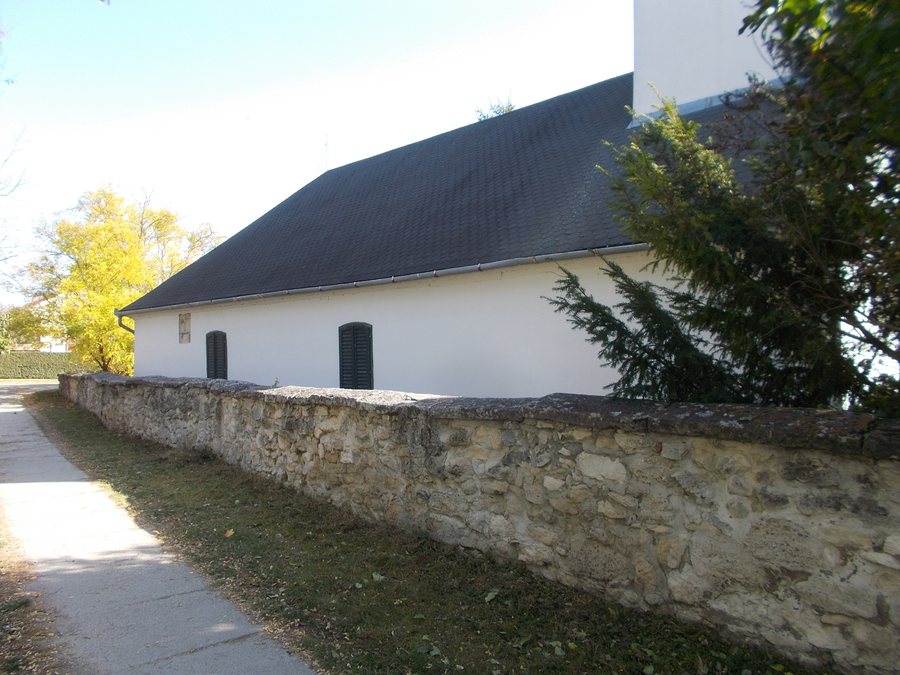 File:Biserica reformată, 2019 Etyek.jpg