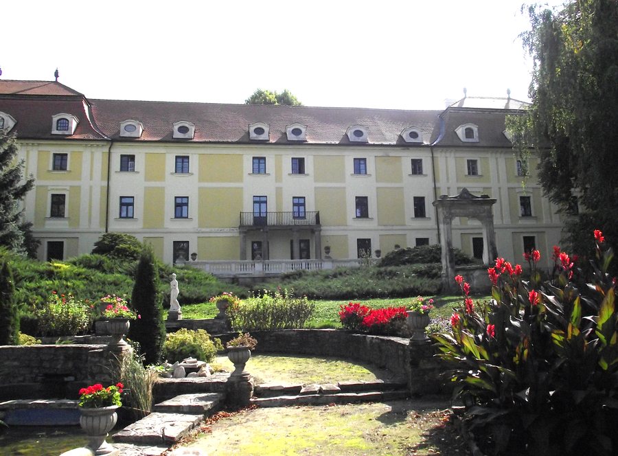 File:Majláth-kastély 1, Törökbálint.JPG