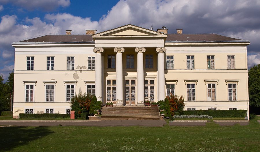 File:Teleki kastély Gyömrő.jpg