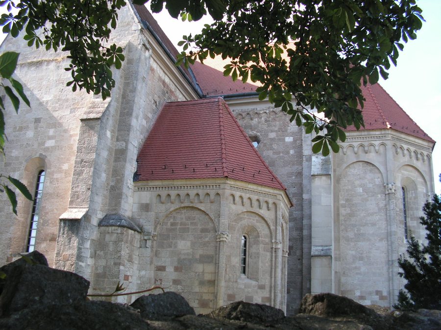 File:Hungary, Ócsa, a Premontrei kolostor 01.JPG