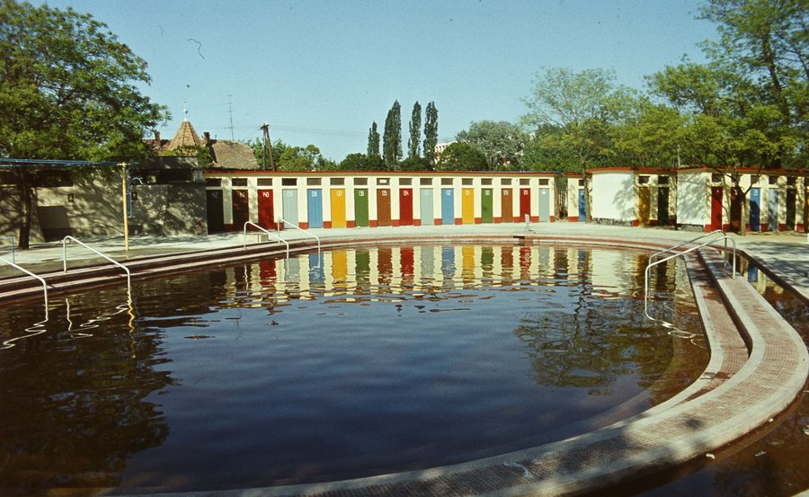 File:Hajdúszoboszló 1976, Strand. Fortepan 53346.jpg