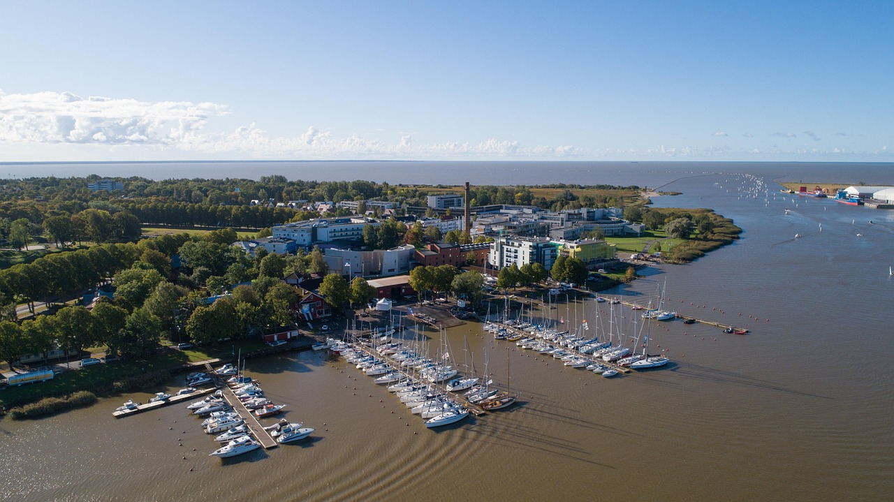 Yachthafen an der Mündung des Pärnu-Flusses
